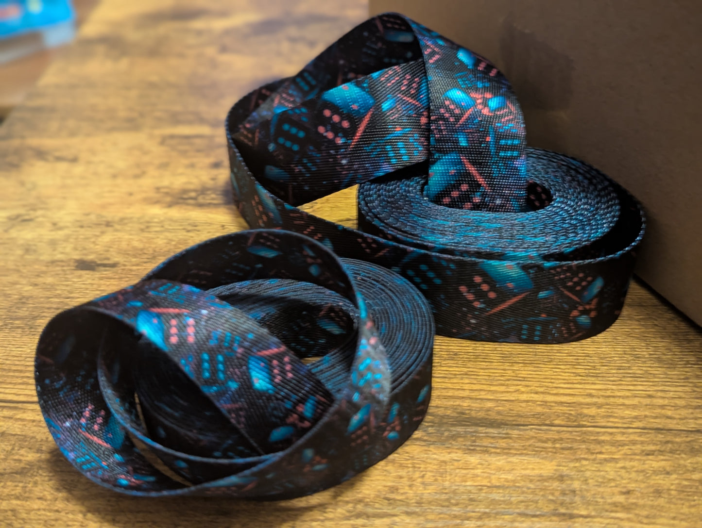 Glowing Dice Webbing