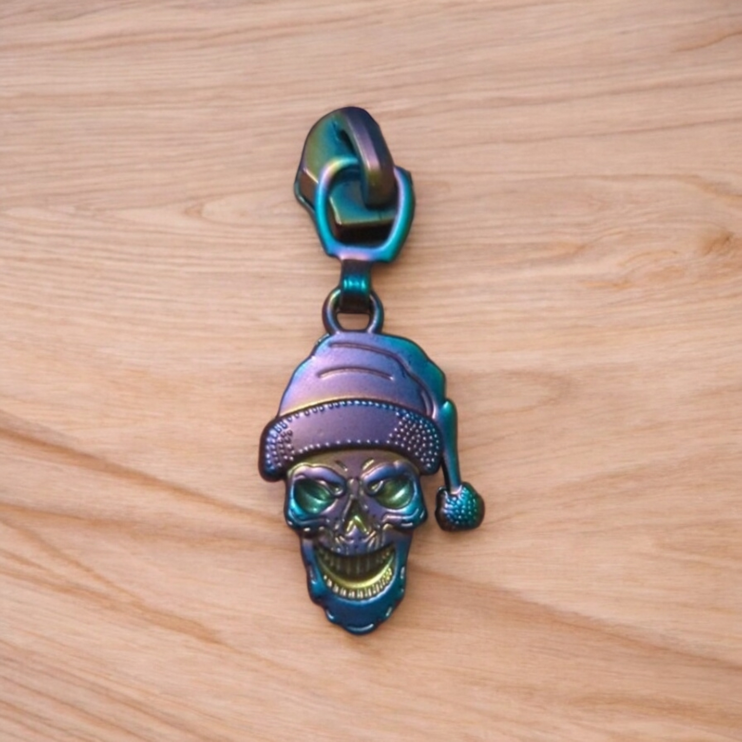 #5 Santa Skull Zipper Pulls